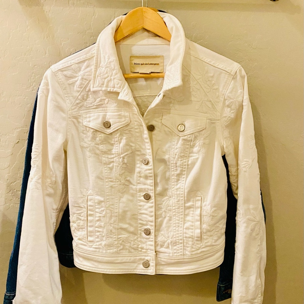 Pilcro and the Letterpress by Anthropologie crisp white embroidered jean jacket